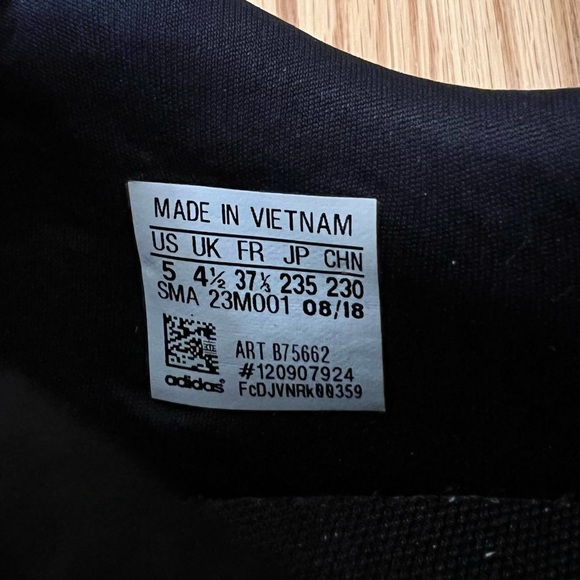 Adidas Big Kids Running Shoes Size 5 - Picture 6 of 6